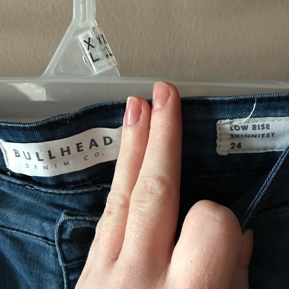 Bullhead Low Rise Jeans - Picture 3 of 3